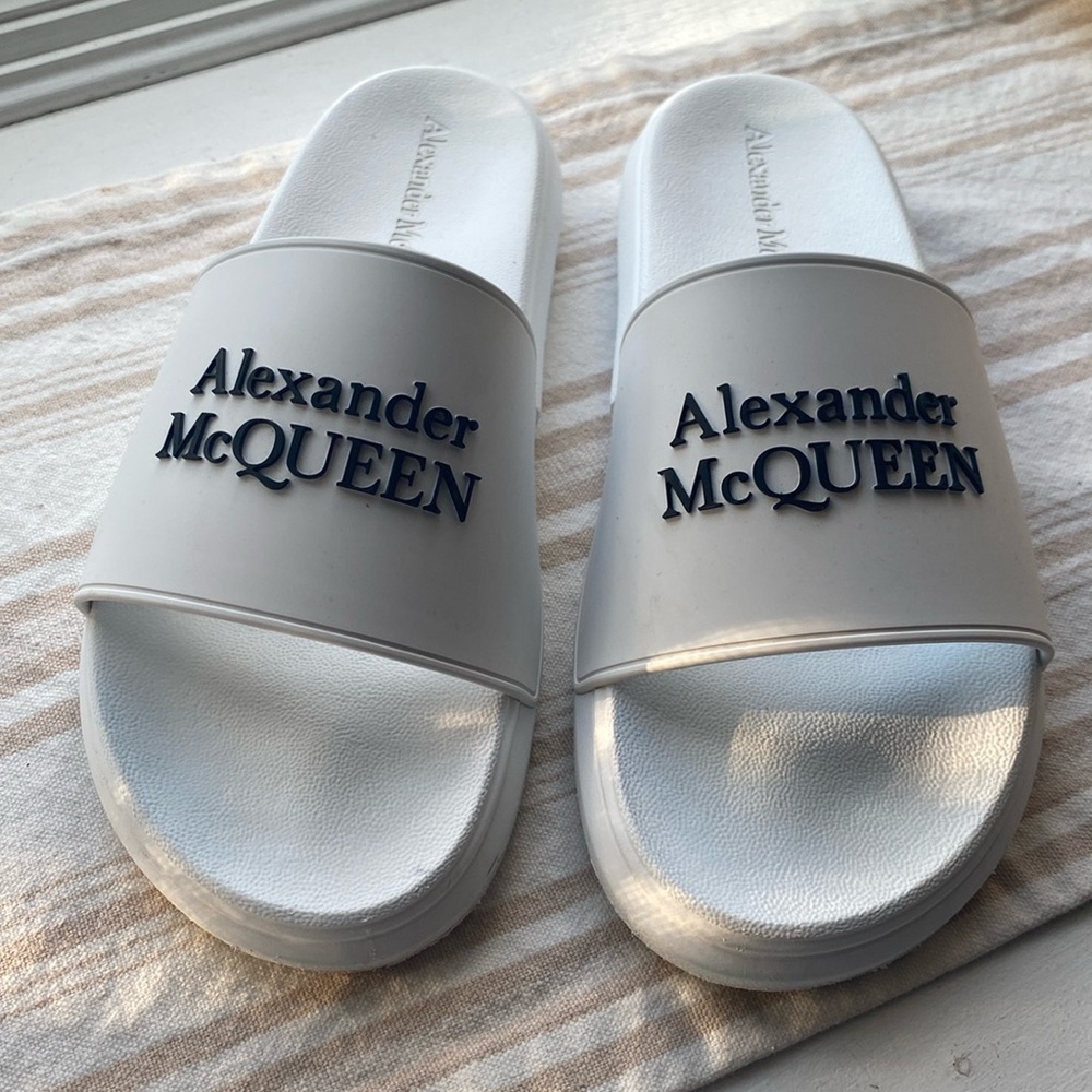 Mens Alexander Mcqueen White Raised Logo Slides EU Size 44 US Size 11